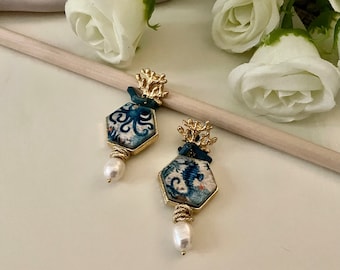 Earrings with Caltagirone ceramic tile, octopus and seahorse, blue chips and baroque pearl, Caltagirone earrings *