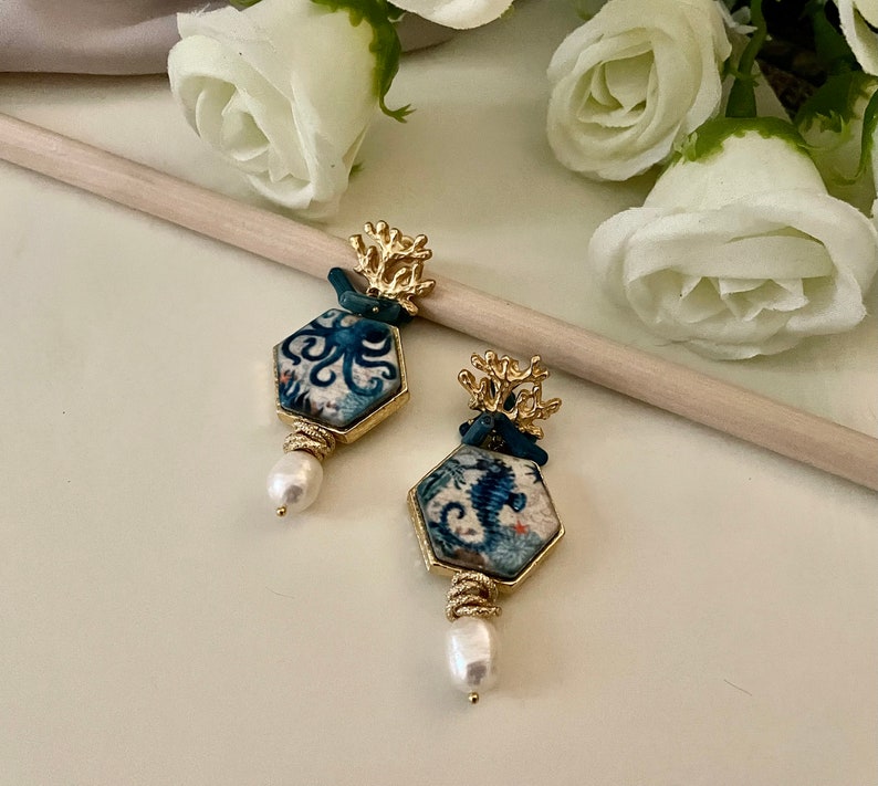 Earrings with Caltagirone ceramic tile, octopus and seahorse, blue chips and baroque pearl, Caltagirone earrings image 1