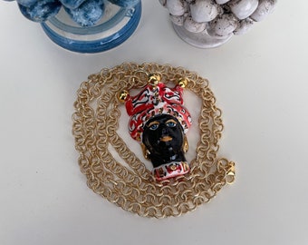Collar siciliano, cadena de aluminio hipoalergénica, colgante con cabeza de moro en cerámica de Caltagirone.