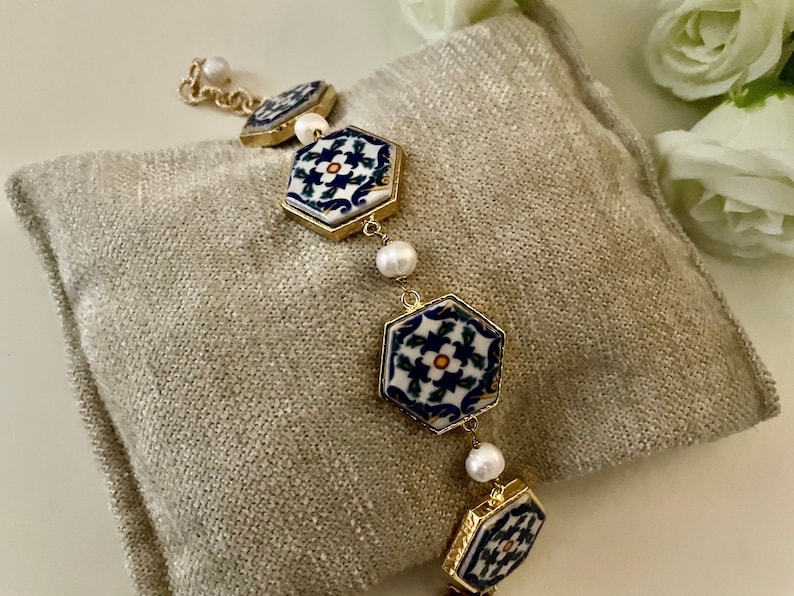 Tile bracelet, Sicilian bracelet, Caltagirone ceramic tiles, freshwater pearls, link chain. image 6