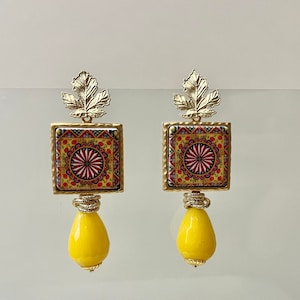 Sicilian earrings, ceramic tile with Sicilian cart decorations, yellow agate and bronze pin