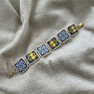 Tile bracelet, Sicilian bracelet, with Caltagirone ceramic tiles, Sicilian majolica pattern.