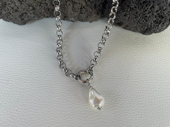 Necklace With Gold or Silver Rolo Chain, Scaramazza-style Pearl