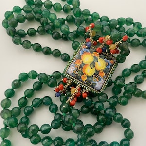 Three-strand necklace, green agate, Caltagirone ceramic tile, natural stone clusters, long necklace, green necklace, maxi necklace.
