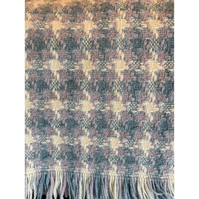 Vtg Pendleton Blue Cream Houndstooth 100% Virgin Wool Fringe Throw Blanket image 2