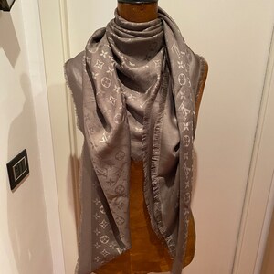 Louis vuitton shawl -  México