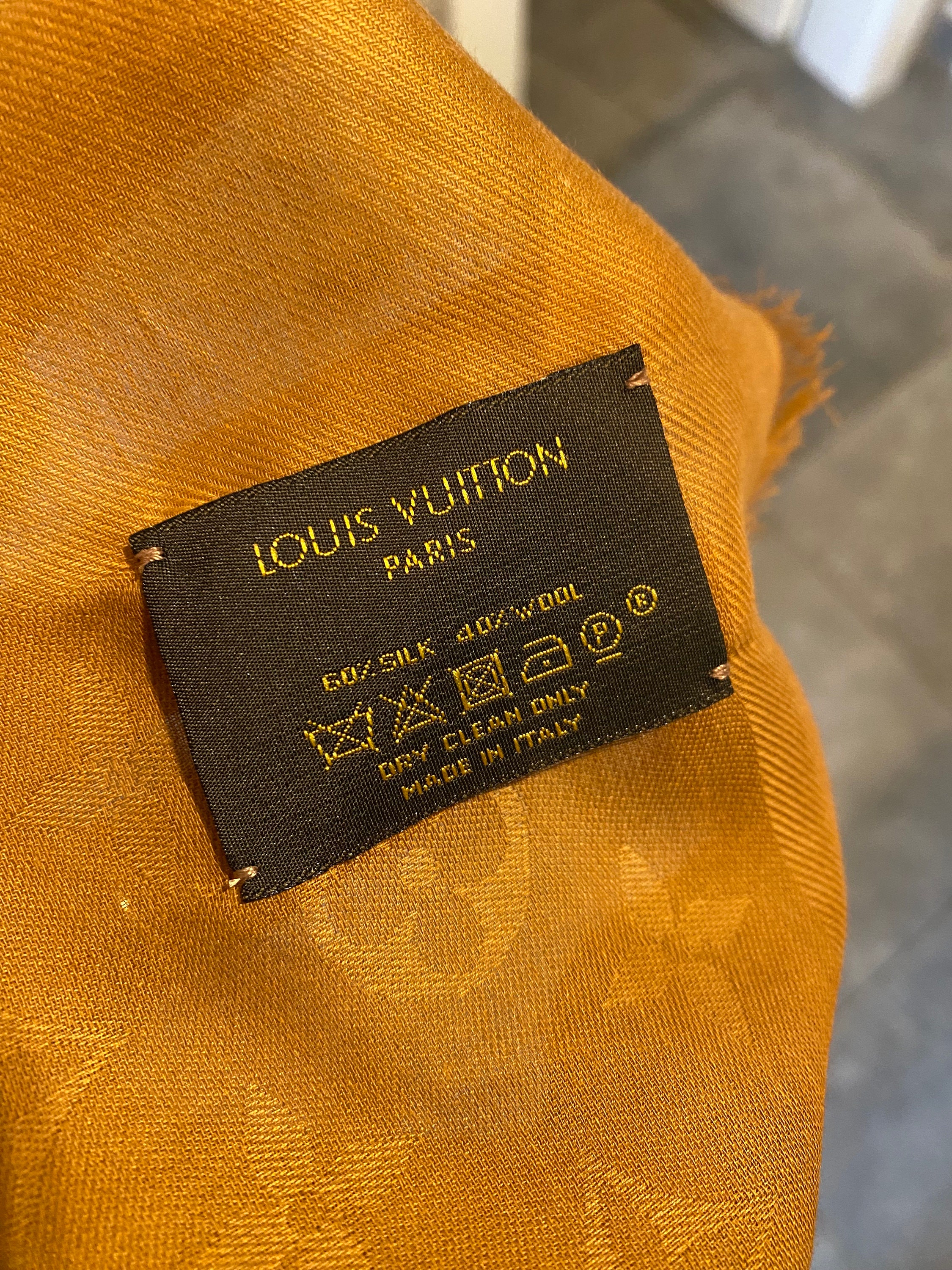 louisvuitton shawl