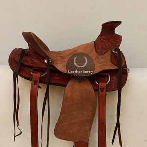 Hand-punzierter Western Ranch / Roping Braun Leder Sattel Tack Set Tiefer Sitz mit Zaumzeug und Brustplatte Floral Details Größe 10-18 inches