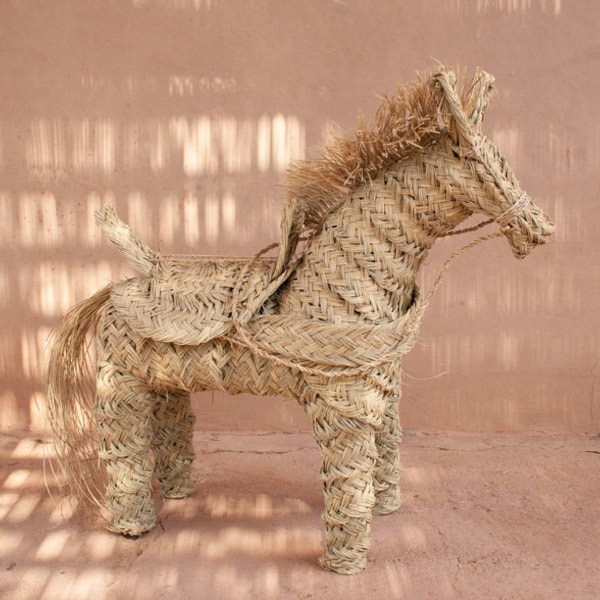 Sculpture cheval tressée