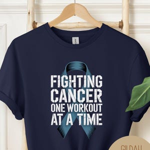 Camiseta &quot;Lutando contra o câncer, um treino de cada vez&quot;, presente para paciente com câncer, moletom &quot;Stronger Than Cancer&quot;, conscientização sobre mesotelioma, cólon e próstata