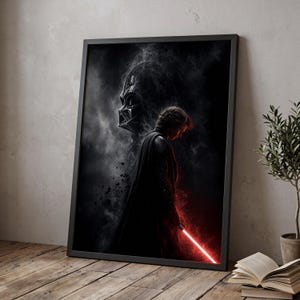Könnte beinhalten: Gerahmtes Kunstwerk mit einer Figur mit rotem Lichtschwert vor einem dunklen, rauchigen Hintergrund mit der Silhouette eines Helms. Das Kunstwerk befindet sich in einem schwarzen Rahmen und lehnt an einer Wand.