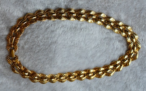 Vintage Monet Gold Tone Necklace - image 2