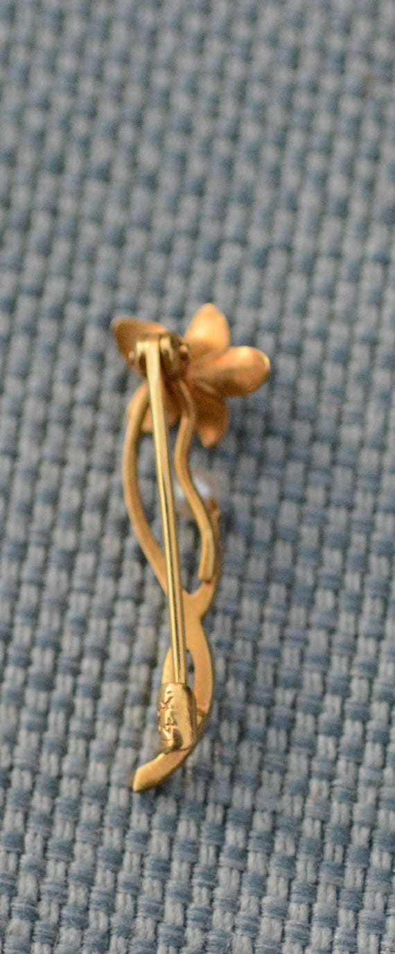 Art Nouveau Pin Brooch of Flower and vine with 14k gold and pearl View 2