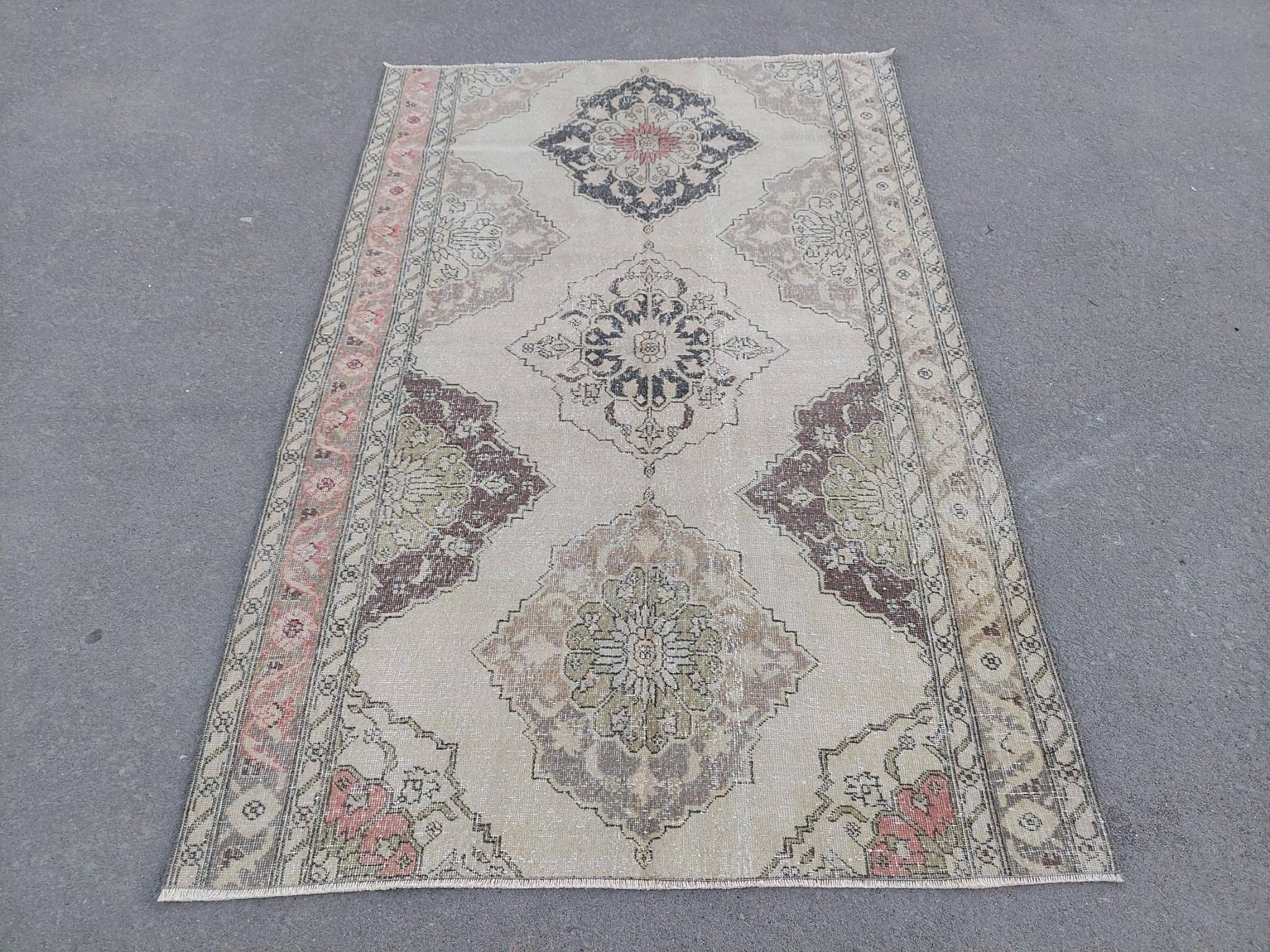 ラグ 5x7 トルコ製ヴィンテージ ウシャク、落ち着いたニュートラル