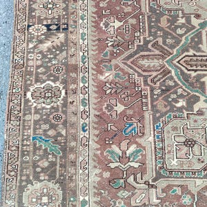 Alfombra persa Heriz vintage de 9x12: alfombra Serapi, alfombra para sala de estar de color descolorido