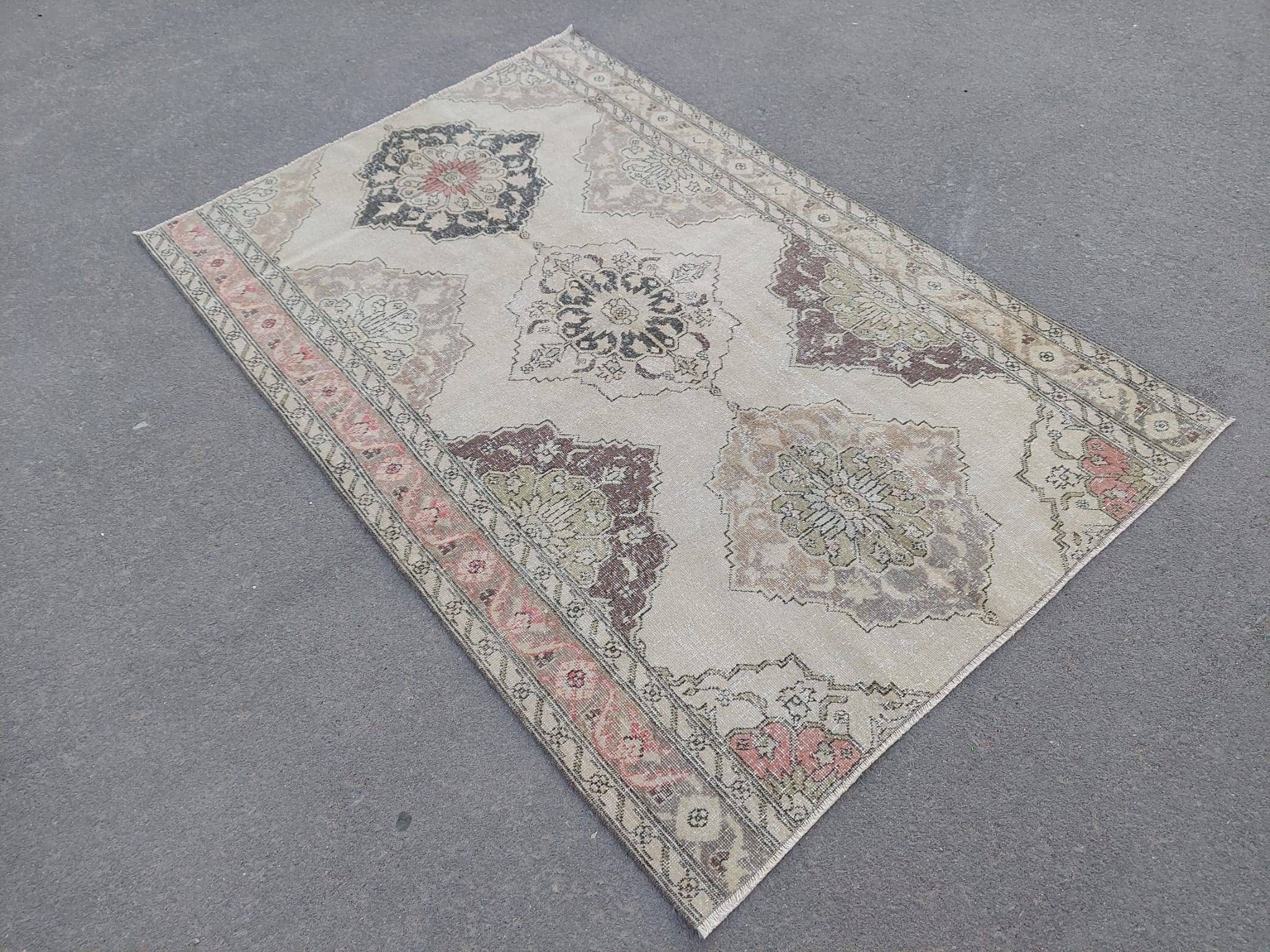 ラグ 5x7 トルコ製ヴィンテージ ウシャク、落ち着いたニュートラル