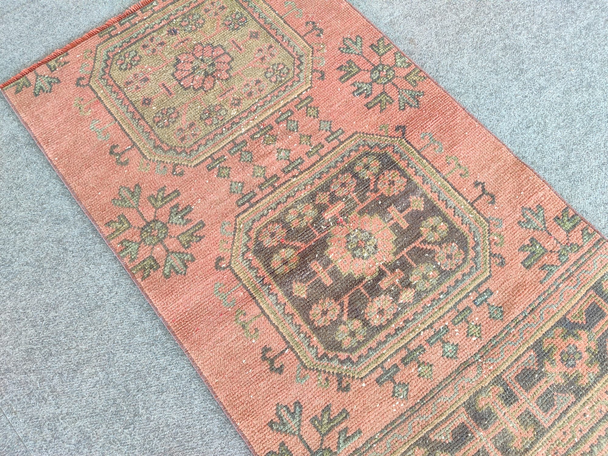 Short Rugs 2'6