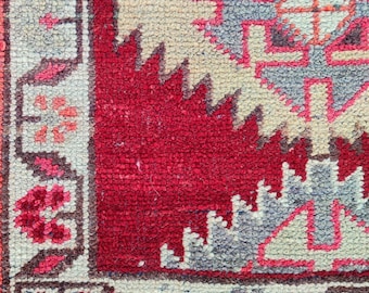 赤いトルコ製ランナーラグ 2x12：ヴィンテージの手織りウール製