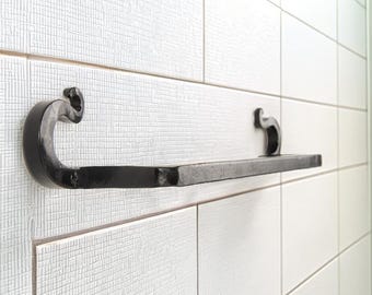 Rustic bathroom towel holder, Handcrafted iron Towel bar, Hammered Farmhouse kitchen towel Rack, Towel Hanger