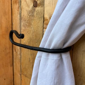 Fermatende rustici – Fermatende in ferro battuto personalizzati forgiati dal fabbro – Decorazioni murali fatte a mano