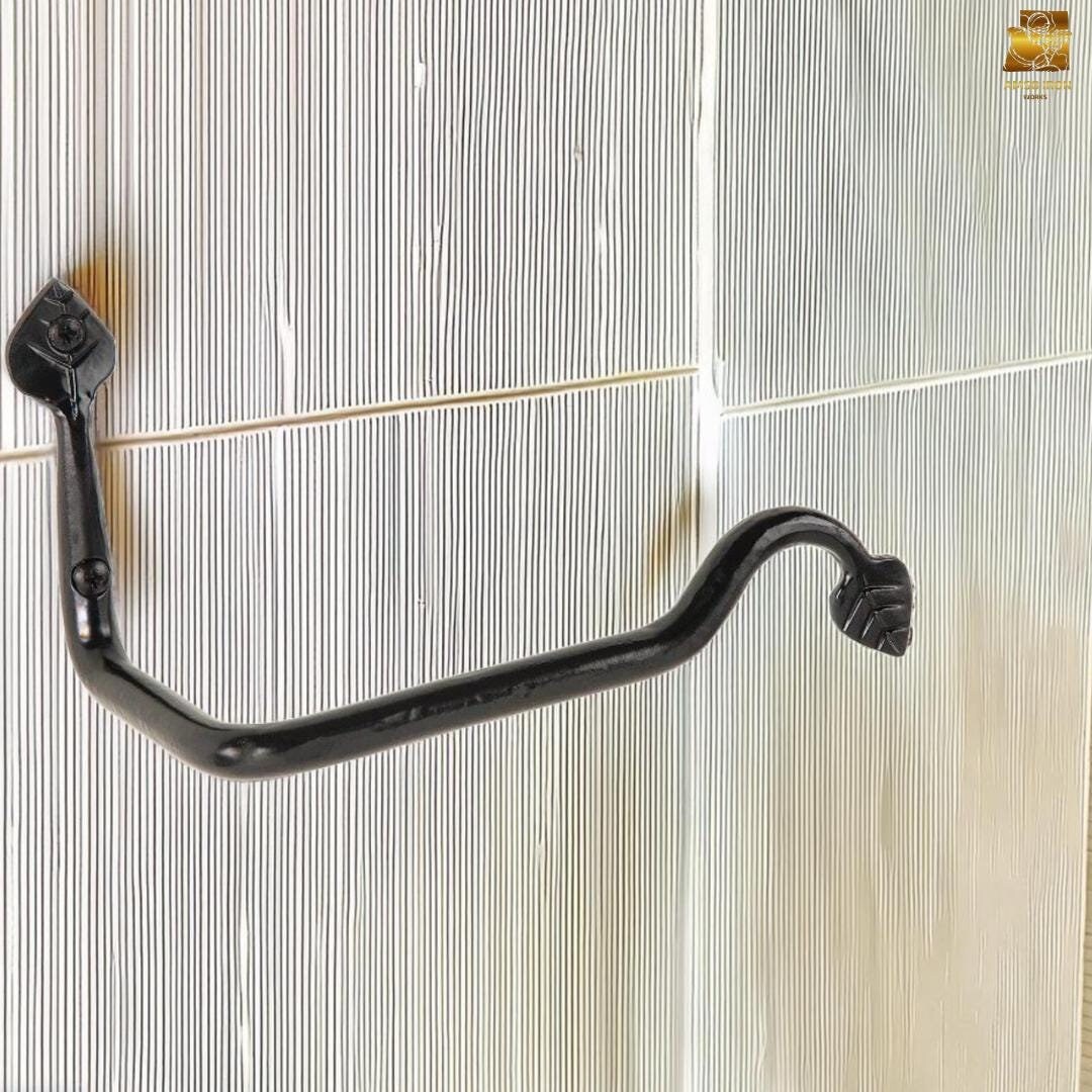 Wrought iron leaf design toilet paper holder, decorative toilet roll holder for bathroom wall decor, farmhouse style tp holder