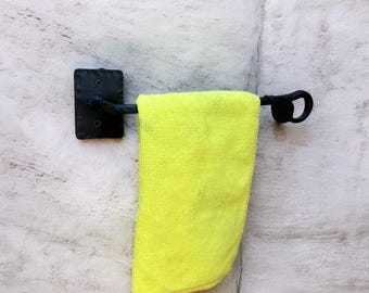 Wrought Iron Leaf Paper Towel Holder: Rustic Farmhouse Kitchen Organizer, Black Metal Wall Mount