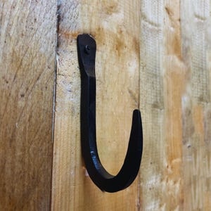 Forged Iron Key Hanger: Rustic Farmhouse Coat & Backpack Organizer