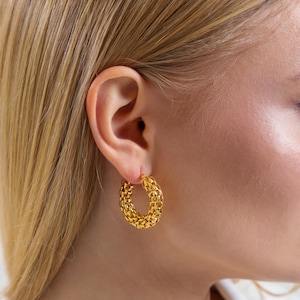18K Round Huggie Hoop Earrings, Gold Hoop Earrings, Thick Hoop Earrings, Rounded Hoop Earrings, Thick Round Hoop Earring, Gift for Mom