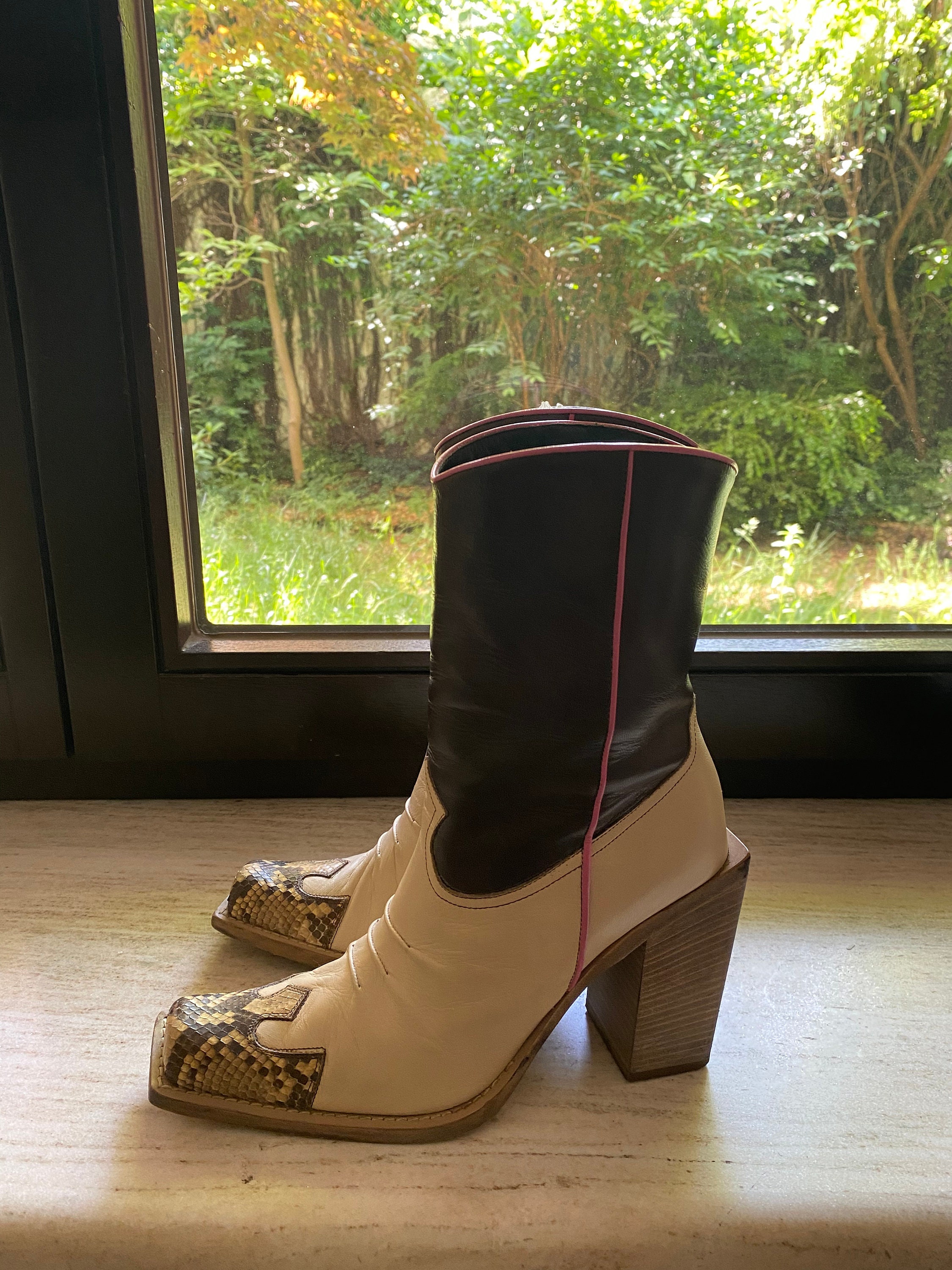 90s archive miumiu enamel square boots | gulatilaw.com