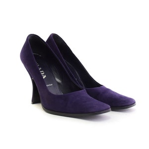 Prada Späte 90er Jahre Samt Heels in Marine Blau
