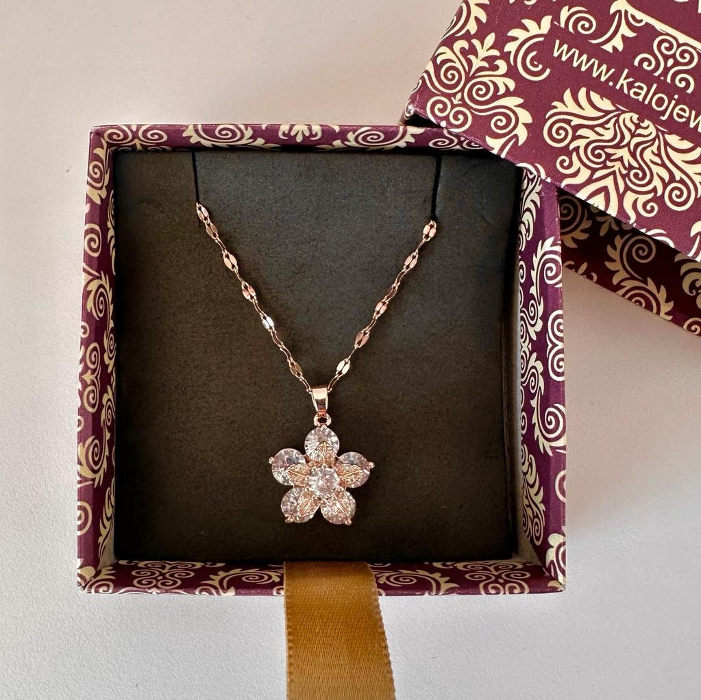 Spinner/Fidget Necklace Gold Plated Flower Necklace
