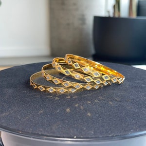 Set of 4 18k Gold Plated Bangles Indian Beautiful for Wedding Party Occasion Gift Casual Elegant Rhinestones Kadas Chooriyan Many Styles