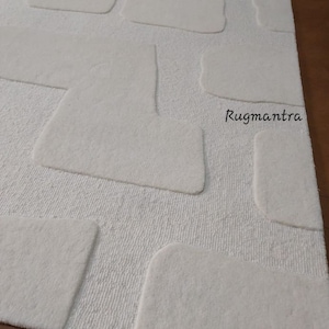 Modern Abstract 8x10 prenium loop cut ivory white handtufted area rug for living room bedroom and office made by 60&#39;Count newzealand wool