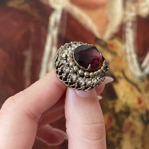 Broche de piedra de cristal de amatista púrpura Coro vintage