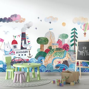Carta da parati adesiva per bambini in stile nordico, murales colorati con la nave del capitano di mare per la cameretta dei bambini, murale con vista mare e città costiera per la cameretta dei bambini.