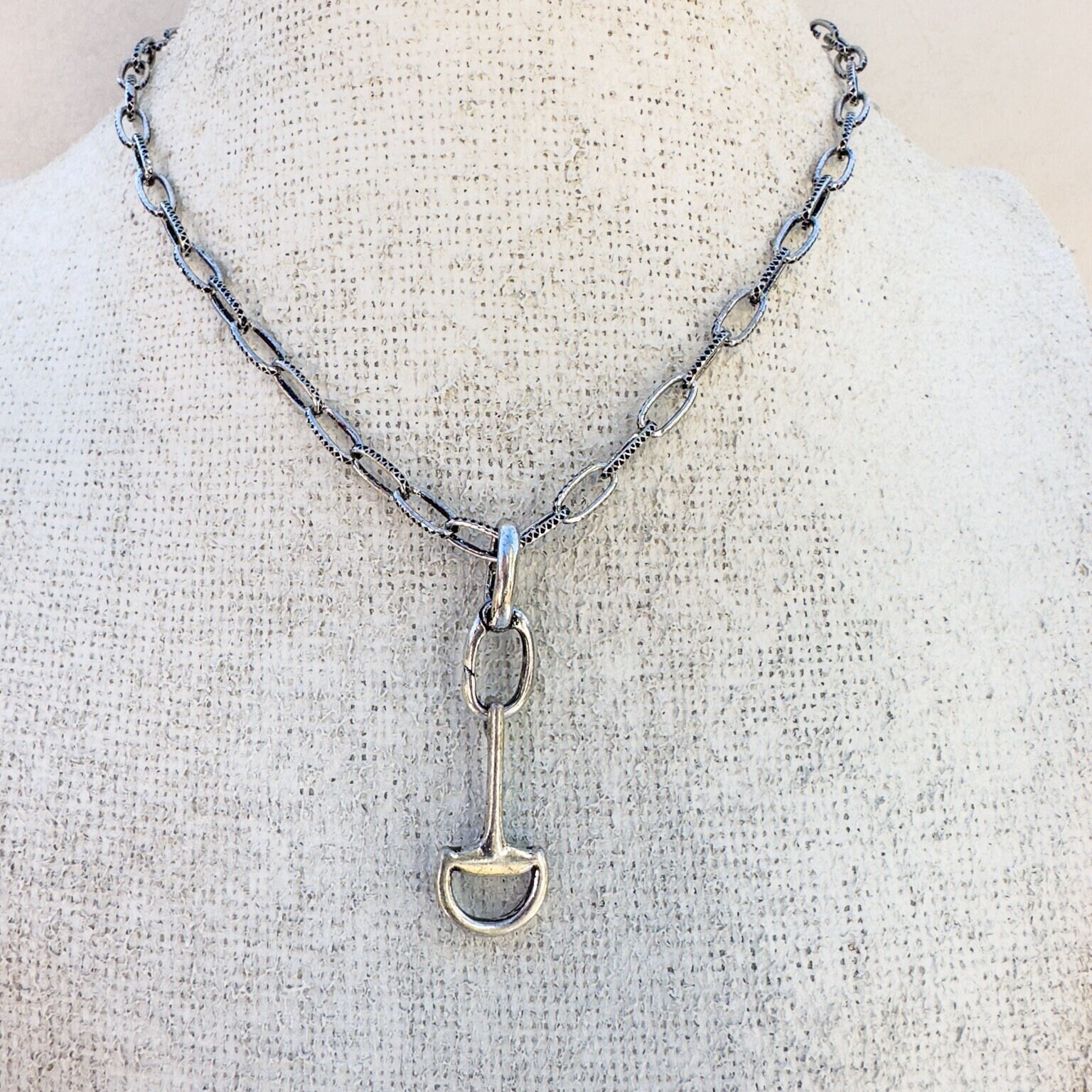 Equestrian Pendant Necklace - Horse Saffle Bit Jewelry - Gift for the Horse Lover! - Thumbnail 3
