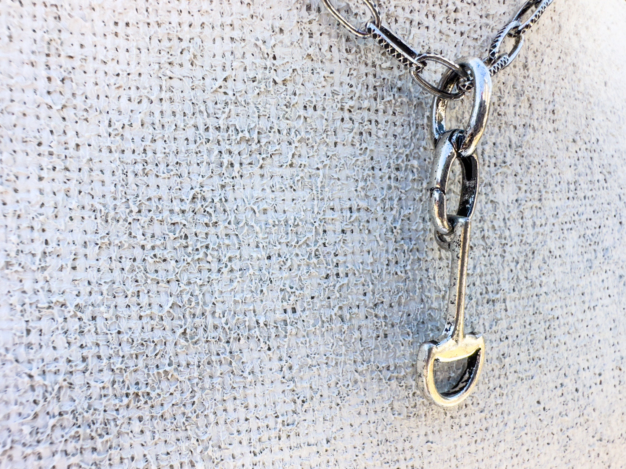 Equestrian Pendant Necklace - Horse Saffle Bit Jewelry - Gift for the Horse Lover! - Thumbnail 5