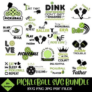 Könnte beinhalten: Eine Sammlung von Pickleball-Designs in Schwarz und Grün. Die Designs enthalten Texte wie "Dink", "Baller" und "Double Trouble" sowie Pickleball-Schläger und -Bälle. Das Bundle enthält über 20 Designs in SVG-, PNG-, JPG- und PDF-Dateien.