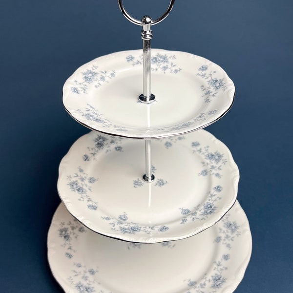 Bavarian Blue Garland 3-Tier Serving Tray