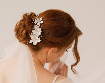 Floral bridal hairpiece, bridal hair vine with crystals