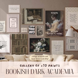 Peut inclure: Un mur de galerie présentant des œuvres d'art et des impressions vintage encadrées sur le thème de l'académie sombre. La collection comprend des images de livres, de citations et d'une femme lisant. Le texte en bas dit "BOOKISH DARK ACADEMIA".