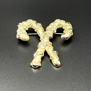 Vintage Gold-Toned Crossed Candy Canes Wrapped in Embossed Garland Brooch Pin