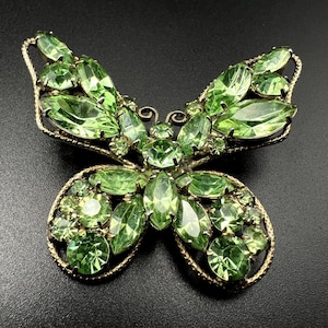 Vintage Gold-Toned Light Green Rhinestone BUTTERFLY Brooch Pin