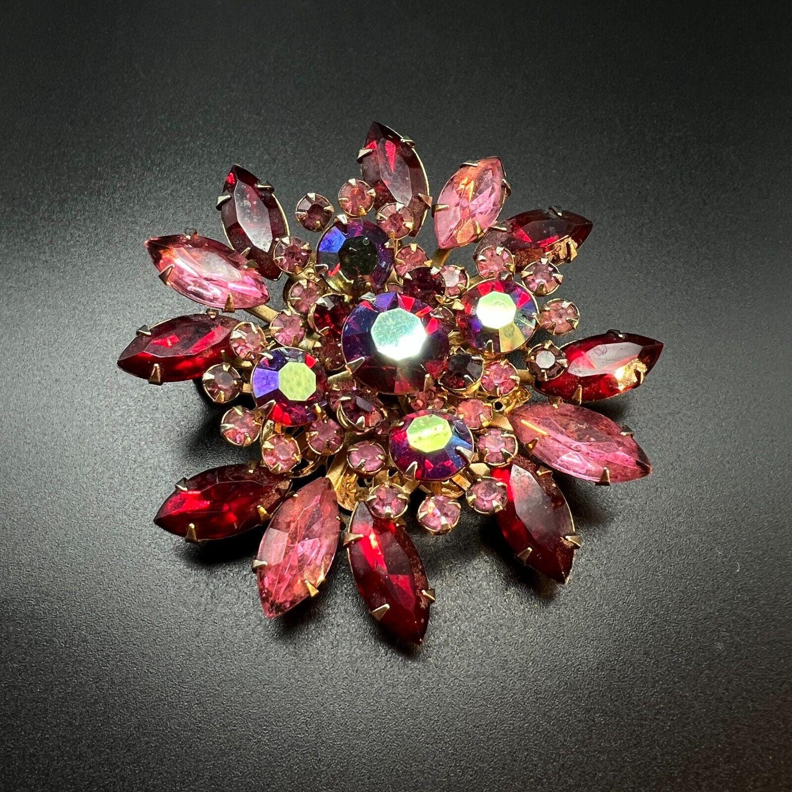 Vintage Gold Tone Juliana Molded glass rhinestone leaf pin