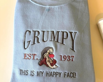 Besticktes "Grumpy" Sweatshirt: Schneewittchen Sieben Zwerge Varsity Style