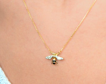 Solid 14k Gold Bee Necklace, Bee Charm Necklace,  Anniversary Gift, Animal Jewelry, Everyday Jewelry, Gift for Her, Bumble bee Necklace, Bee