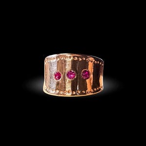 Elegant Copper Ring with Synthetic Rubies - Size 8 US