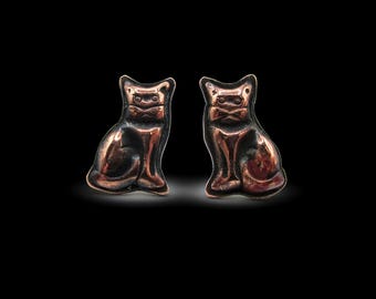 Handgefertigte Kupferohrstecker — Mini Kupferohrringe, 12 x 8 mm — Niedliche Glückskatzen Charm Ohrstecker