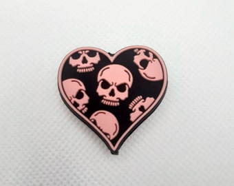 Corazón con calaveras rosas / Ganchillo con cuentas personalizado / elegir tamaño de gancho y cuentas