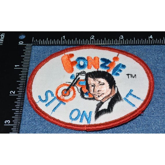 Original NOS Vintage 70s FONZIE 4" Patch TV Show Sitcom Happy Days Sit On It View 3